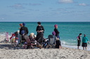 La plage de Miami beach : une secte ?